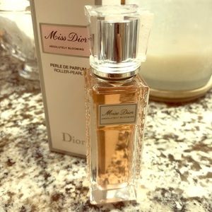 Miss Dior Absolutely Blooming Roller-Pearl